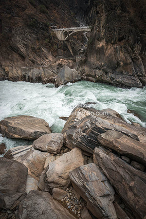 130322-7324 <i>Tiger Leaping Gorge</i>
