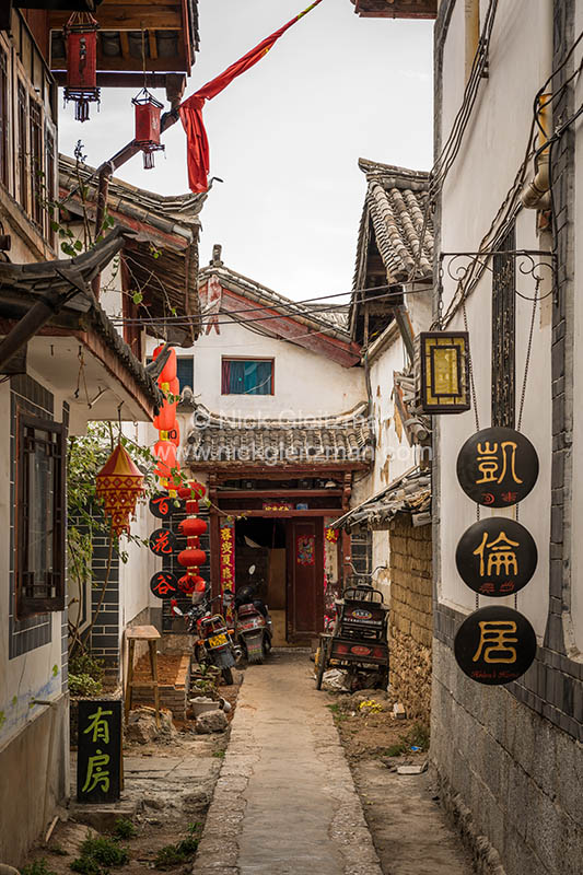 130328-8369 <i>Dayan Old Town</i>