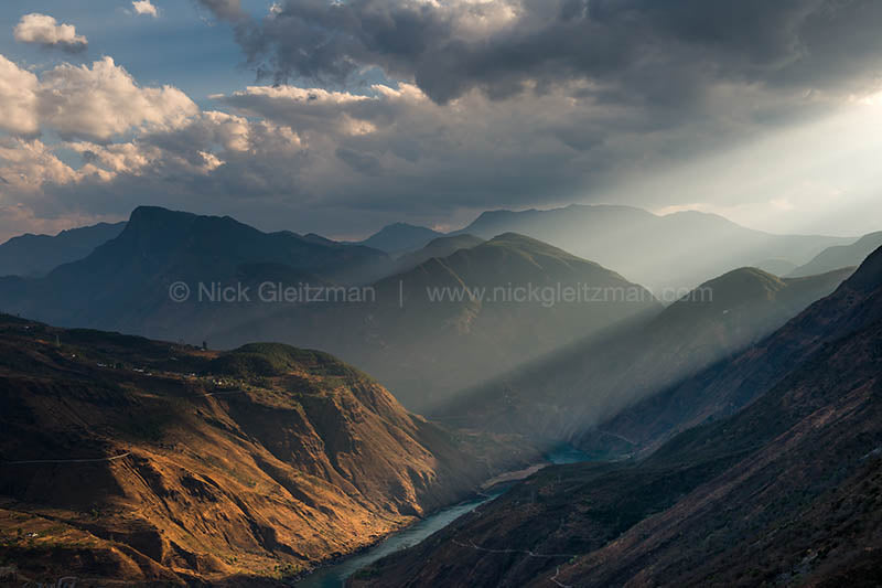 130331-8904 <i>Jinsha (Yangtze) River</i>