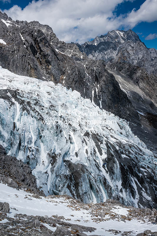 130401-9104 <i>Yulong (Jade Dragon) Snow Mountain</i>
