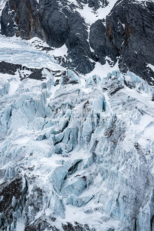 130401-9233 <i>Yulong (Jade Dragon) Snow Mountain</i>