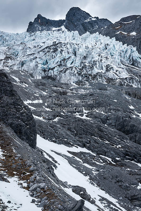 130401-9281 <i>Yulong (Jade Dragon) Snow Mountain</i>